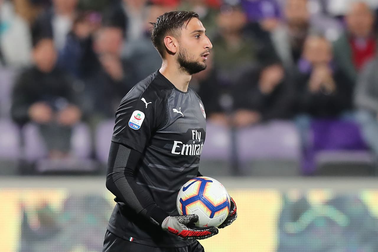 El Paris Saint-Germain parece estar decidido a quedarse con el portero italiano Gianluigi Donnarumma, quien juega para el A.C. Milan.