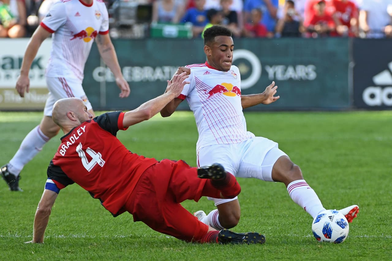 Tyler Adams y Michael Bradley, duelo de dos de los mejores volantes de la MLS.