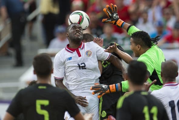 7 Joel Campbell atacó de buena manera y mantuvo ocupado al cuadro bajo del Trien todo momento. También defendió de buena manera.