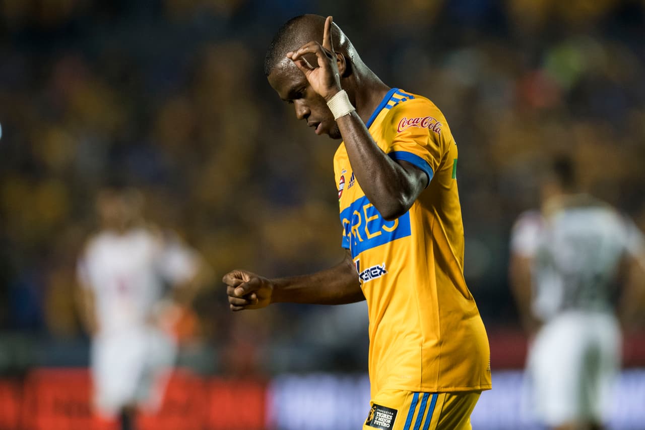 Ya con 9 hombre en el campo, América no pudo ofrecer resistencia. Tras una gran asistencia de Gignac, Valencia marcó su segundo gol en la noche al minuto 71.