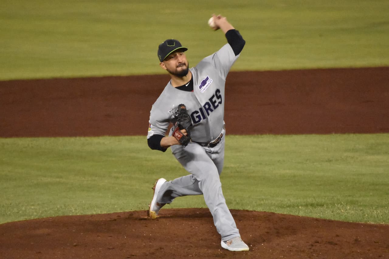 Jorge Luis Castillo tiene f(oja de 9-5.