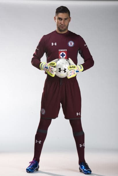 Y Yosgart Gutiérrez hace lo propio.