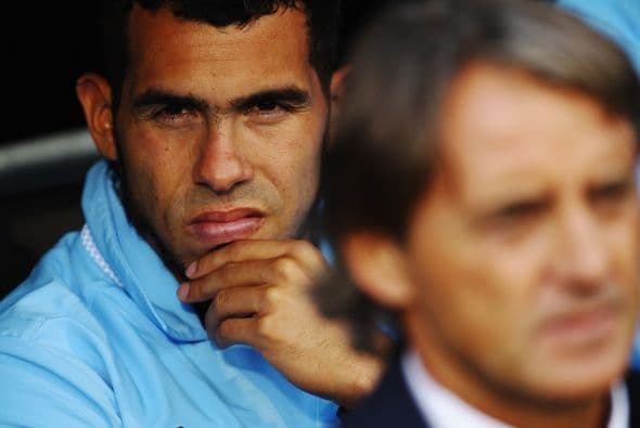 Mancini Vs. Tévez.Carlos Tévez tuvo marcadas diferencias ante el que era estratega del Manchester City ,Roberto Macini, en Septiembre de 2012 debido a que el argentino se negó al saltar al campo en un partido de Liga de Campeones frente al Bayern de Múnich.