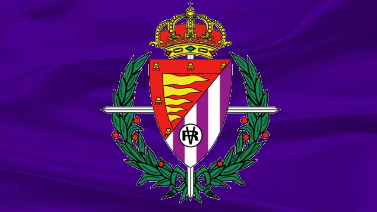 Otro club de los históricos es el Real Valladolid, aunque ha estado entre primera y segunda división es uno de los clubes históricos del futbol. El 'Cuau' se puso su camiseta para marcarle un golazo al Real Madrid en el Santiago Bernabéu.