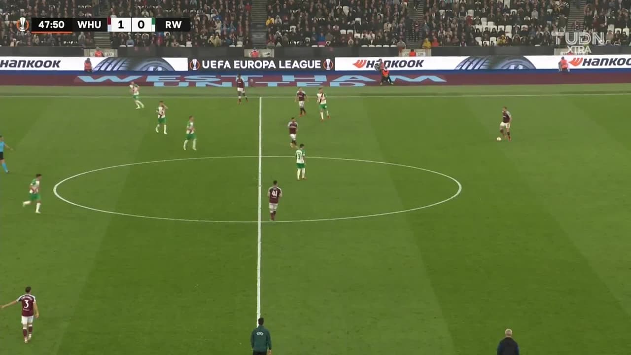 ¡TIRO ATAJADO! disparo por Nikola Vlasic.