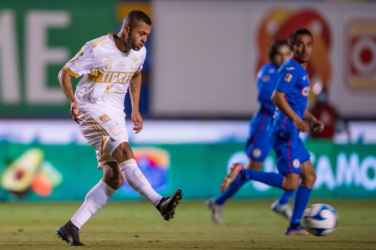 Los Tigres no tienen un buen regreso y Cruz Azul vence 0-2 en el Volcán. Cruz Azul se sitúa en la tercer posición con 12 unidades y los regios se quedan en la décima plaza con 7 unidades, aunque tienen un partido menos que los demás.