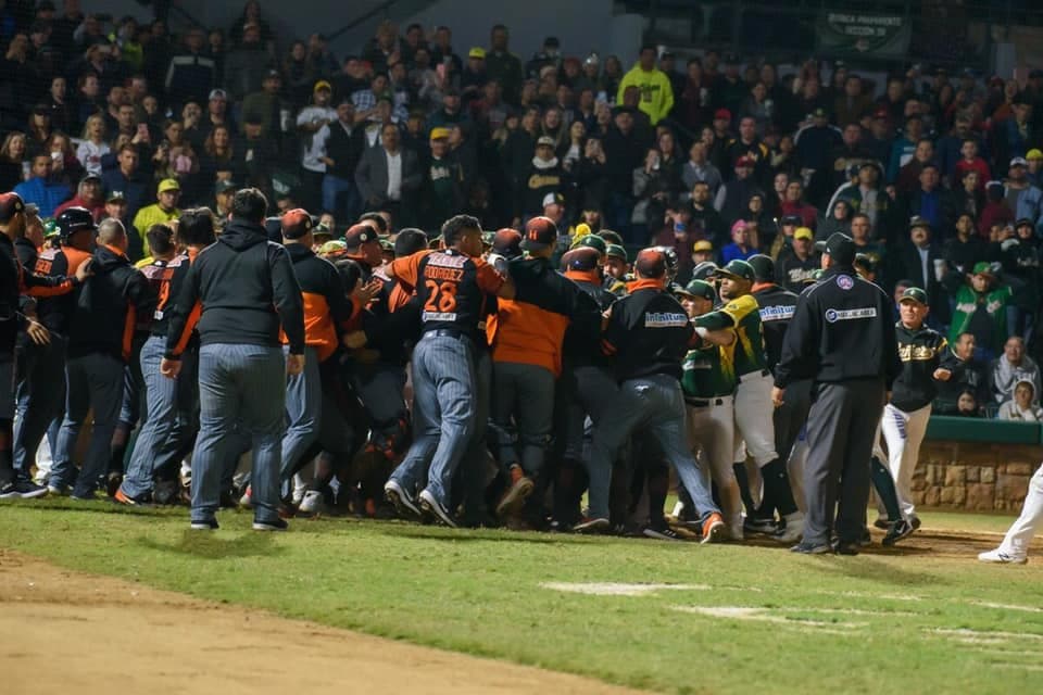 Las sanciones por la trifulca en el partido entre Naranjeros de Hermosillo y Cañeros de Los Mochis se dieron a conocer de parte de la Liga Mexicana del Pacífico.