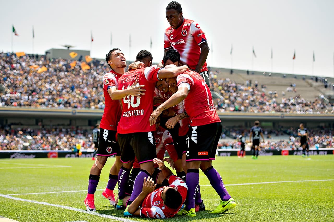 Jugando sin delantero nominal, Veracruz consiguió una victoria que no lograba en Ciudad Universitaria desde el 2005 y así consiguió salvar su categoría.