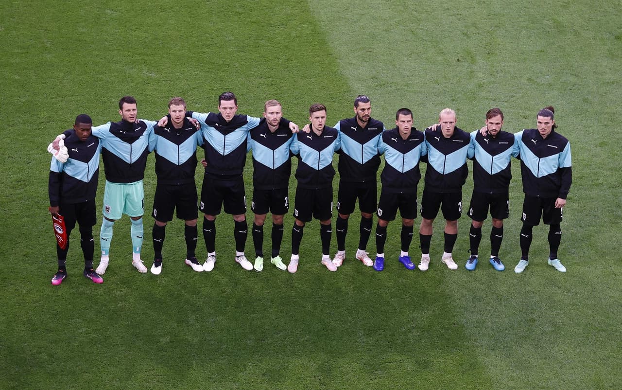 Holanda consigue una cómoda victoria ante Austria 2-0 nen el Grupo C de la Euro 2020. Los goles fueron por parte de Memphis Depay (11') y Denzel Dumfries (67') y es así cómo la 'Naranja Mecánica' obtiene su clasificación a Octavos. Los austriacos acumulan una victoria y una derrota.