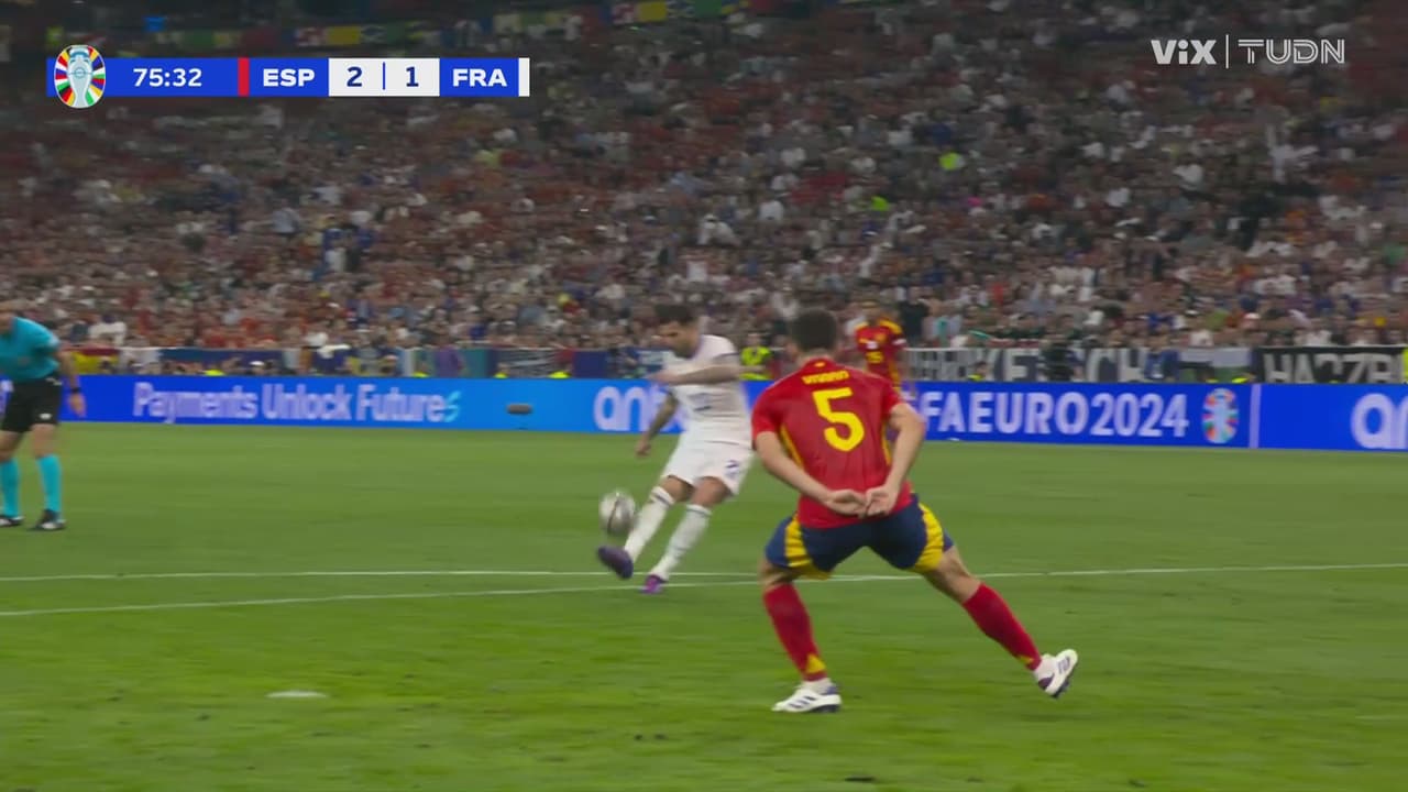 ¡A las gradas! Theo se pierde el empate con un tiro arriba del arco