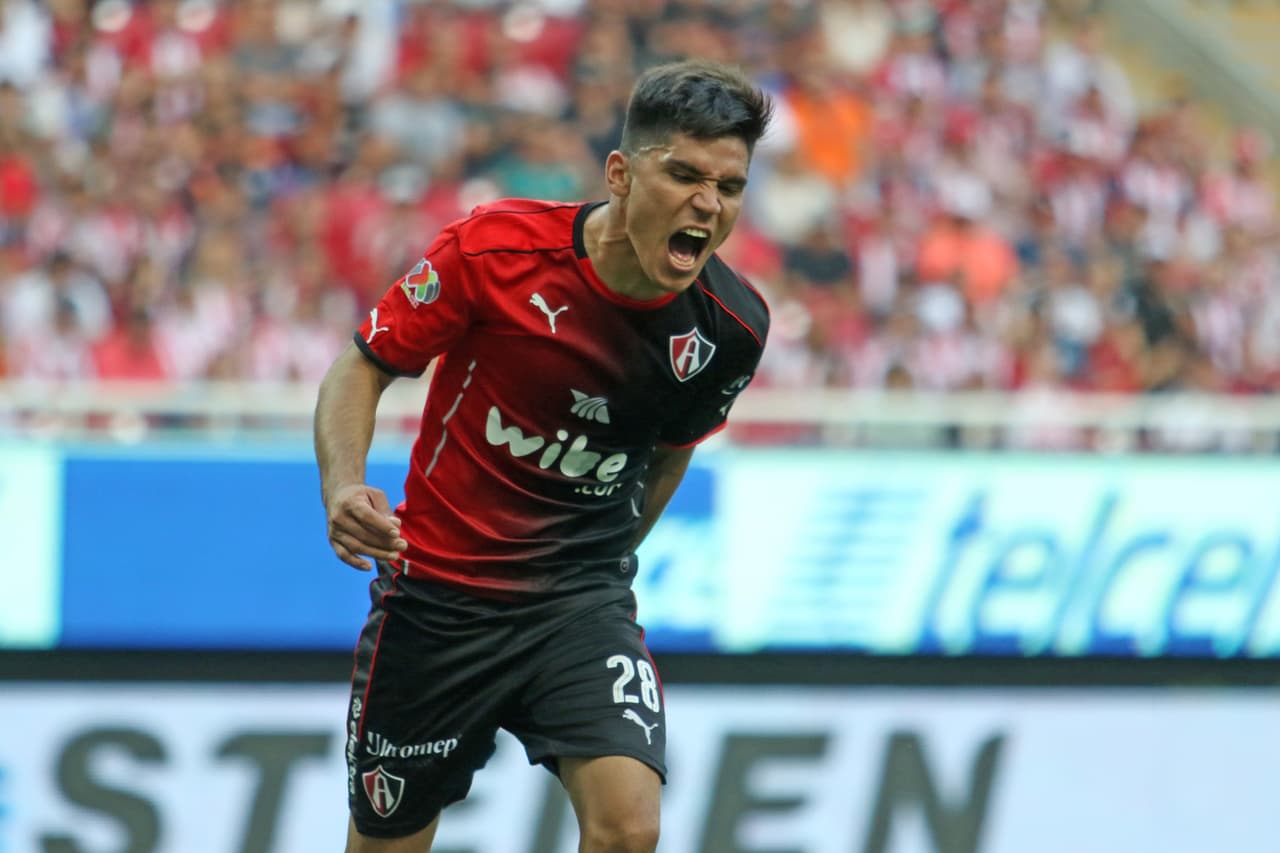 Reporteros que cubren la fuente de La Noria ponen al delantero atlista Martín Barragán en Cruz Azul.