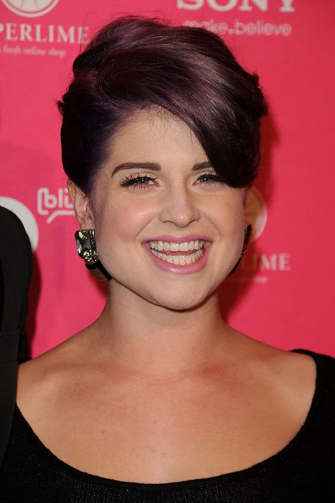 Esta cirugía cambia la forma del estómago y, de acuerdo con Kelly, “es lo mejor que ha hecho en su vida”.