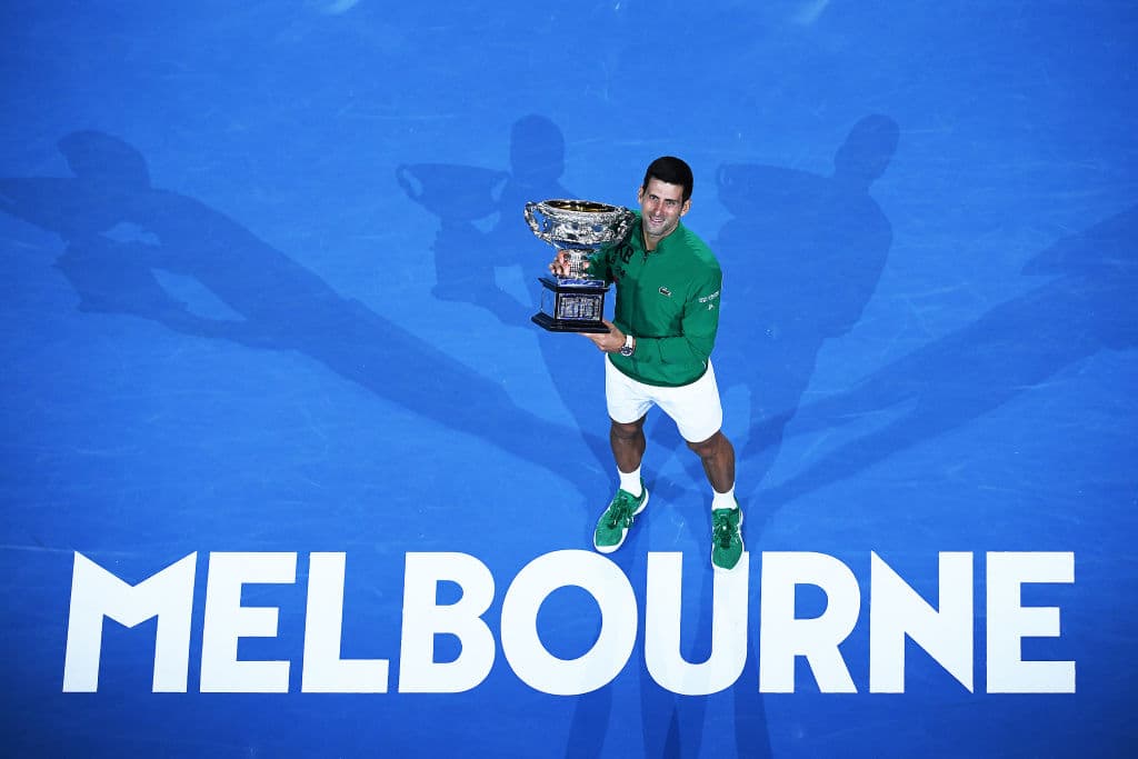 Novak Djokovic de Serbia, se corona en el Australian Open 2020, el primer evento de tenis de año.