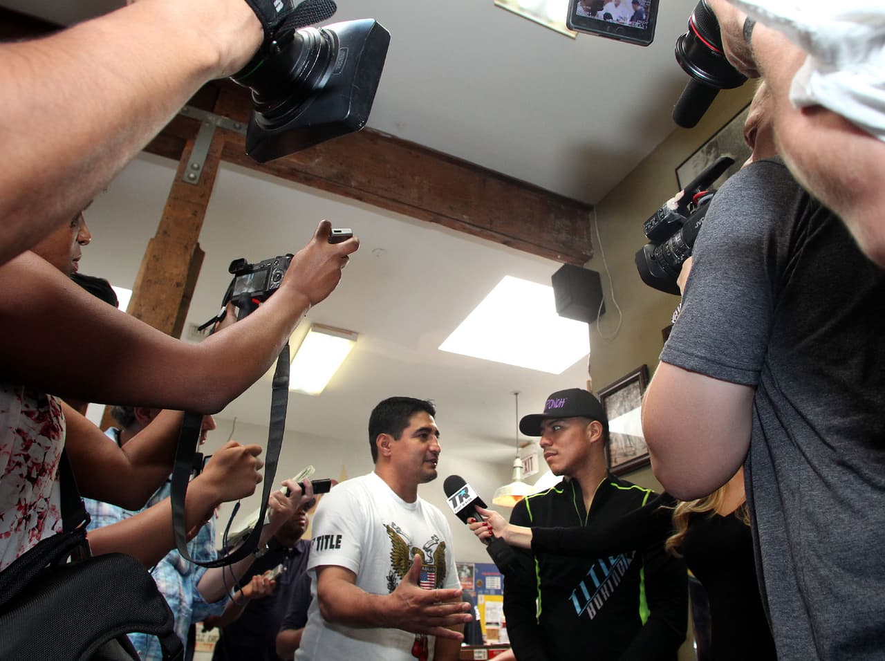 "Yo le veo madera a Vargas para ser un gran campeón, tiene el temperamento, es un peleador muy sano y tiene la calidad para ser una gran estrella, además es joven y ya ha logrado cosas importantes", confió Morales.