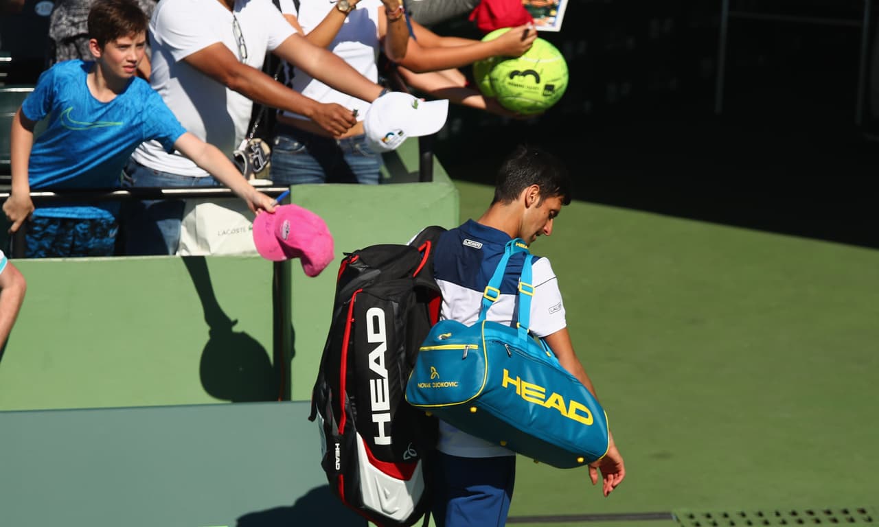 Tras la operación que le obligó a someterse una "pequeña intervención médica" poco después de la cita de Melbourne, Djokovic sigue sin regresar a su nivel.