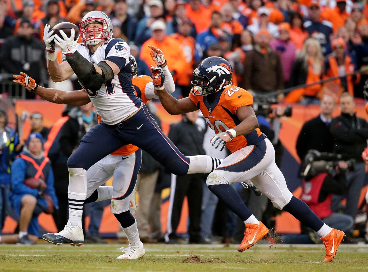 4 ROB GRONKOWSKI. Lucir contra la defensiva de los Broncos no es fácil. Tuvo 8 recepciones para 144 yardas con un touchdown.