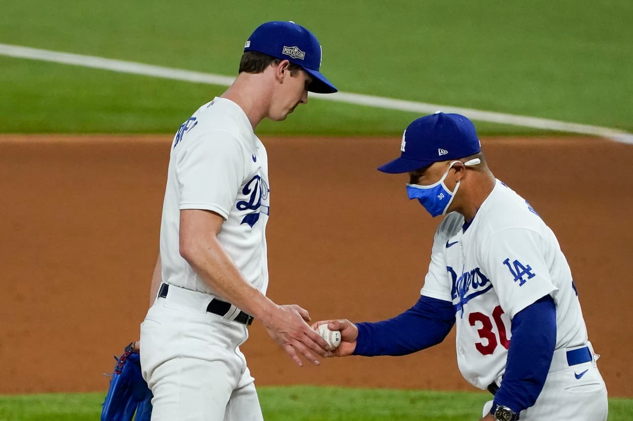 Los Angeles Dodgers lograron mantener el juego empatado duarnte 8 entradas y en la novena, los Braves se separaron al marcar cuatro carreras y firmar su victoria 5-1.