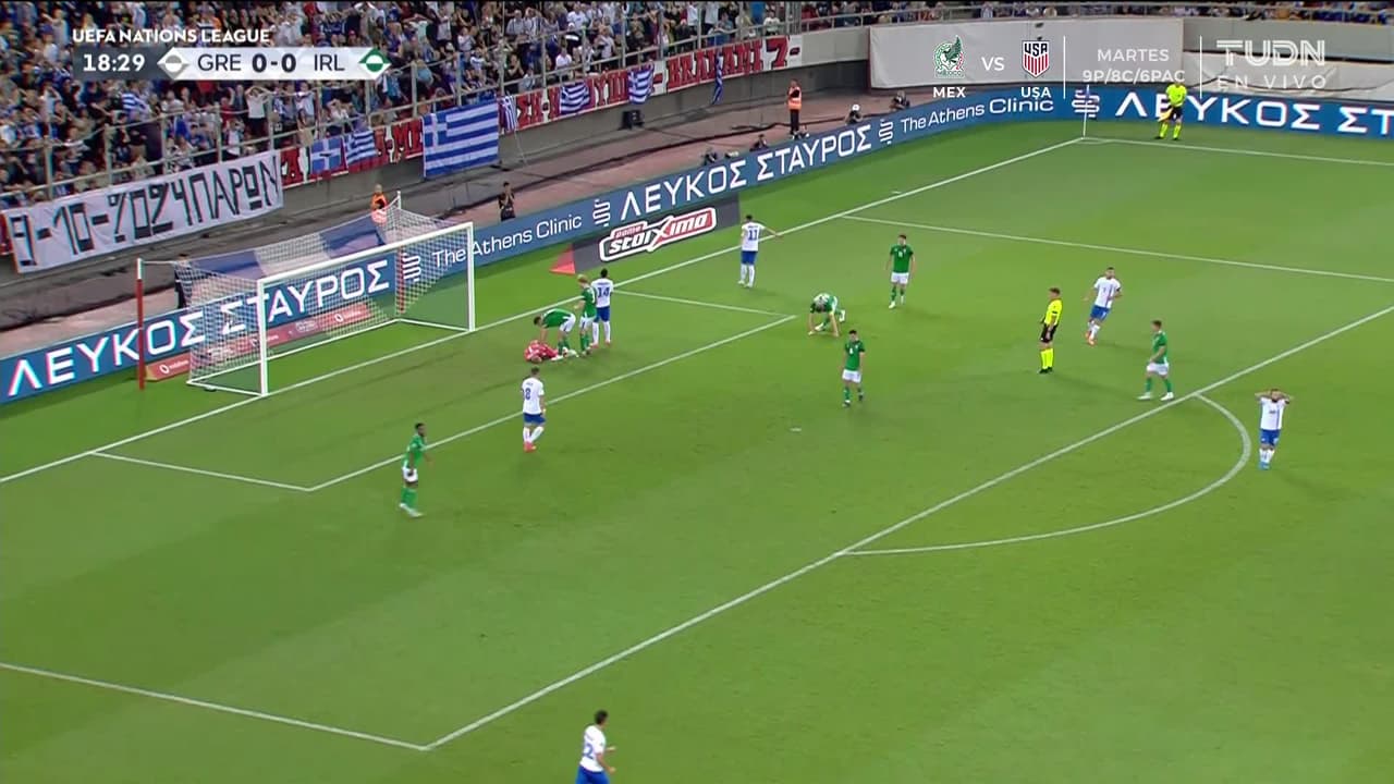 ¡TIRO ATAJADO! disparo por Vangelis Pavlidis.