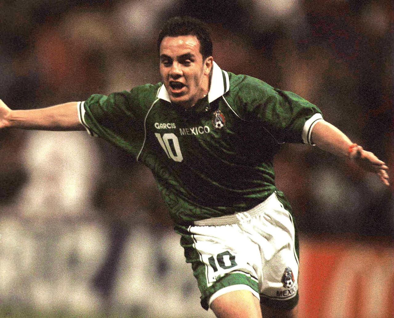 Fue un juego intenso: México comenzó arriba 2-0 con goles a los minutos 12 y 26 y Brasil lo igualó 2-2 con tantos al 44 y 47, pero el 'Tri' encontró de nuevo dos tantos al 51 y 62, el último de Blanco. A pesar de que los brasileños marcaron el 4-3 un minuto después no igualaron a los mexicanos.