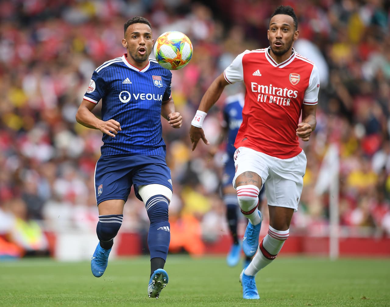 El lateral brasileño Fernando Marçal, que juega para el Lyon, regresará a Lisboa donde defendió al Benfica.