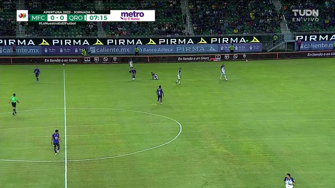 ¡TIRO ATAJADO! disparo por Camilo Sanvezzo.