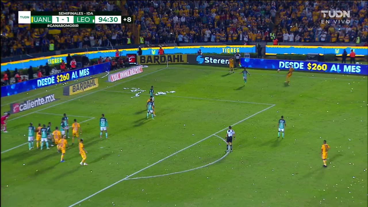 ¡GOL!  anota para Tigres. Carlos González