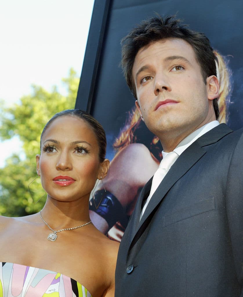 Su boda se aplazó todo el 2003.