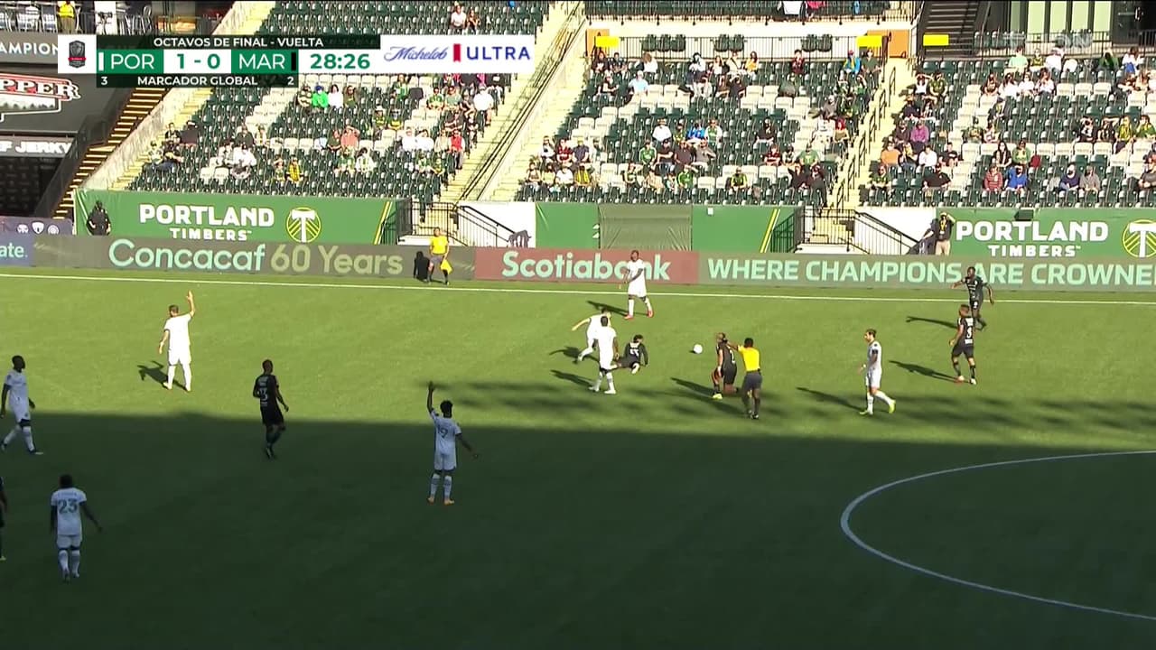 ¡TIRO ATAJADO! disparo por Edwin Solano.