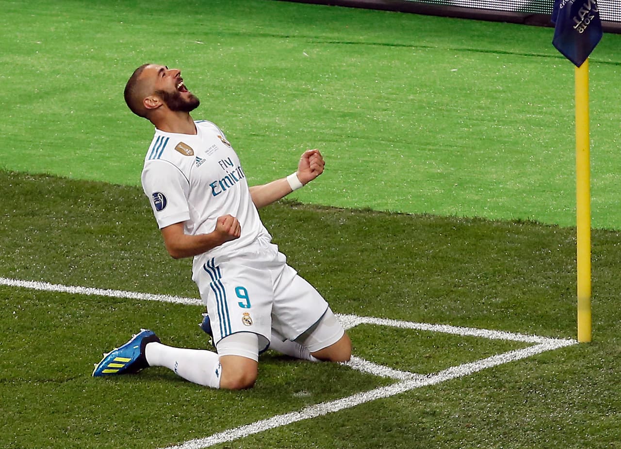 Nápoles quiere contar con el francés Karin Benzema y por tener el jugador del Real Madrid pagaría 45 millones de euros por el fichaje. El equipo italiano es dirigido por Carlo Ancelotti.