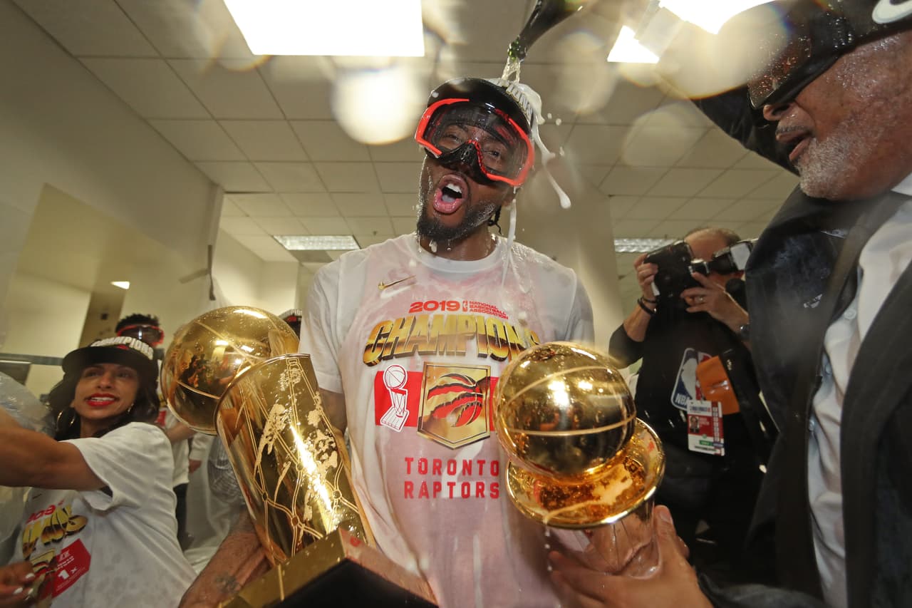 ¿Se queda o se va Kawhi Leonard?