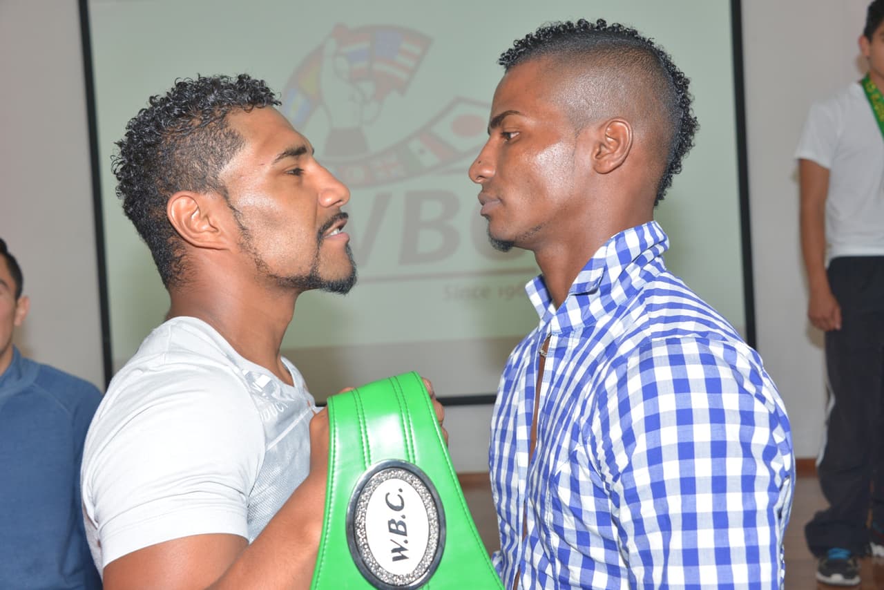 Nery 'Pantera' Saguilán y Wilfrido Buelvas prometieron una guerra