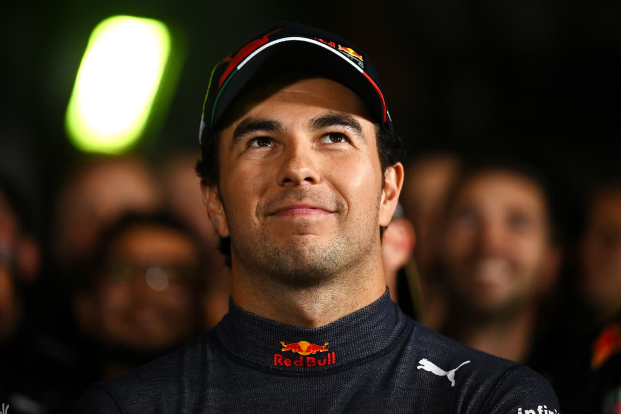 Sergio Pérez felicita a Max Verstappen y se muestra orgulloso de su compañero