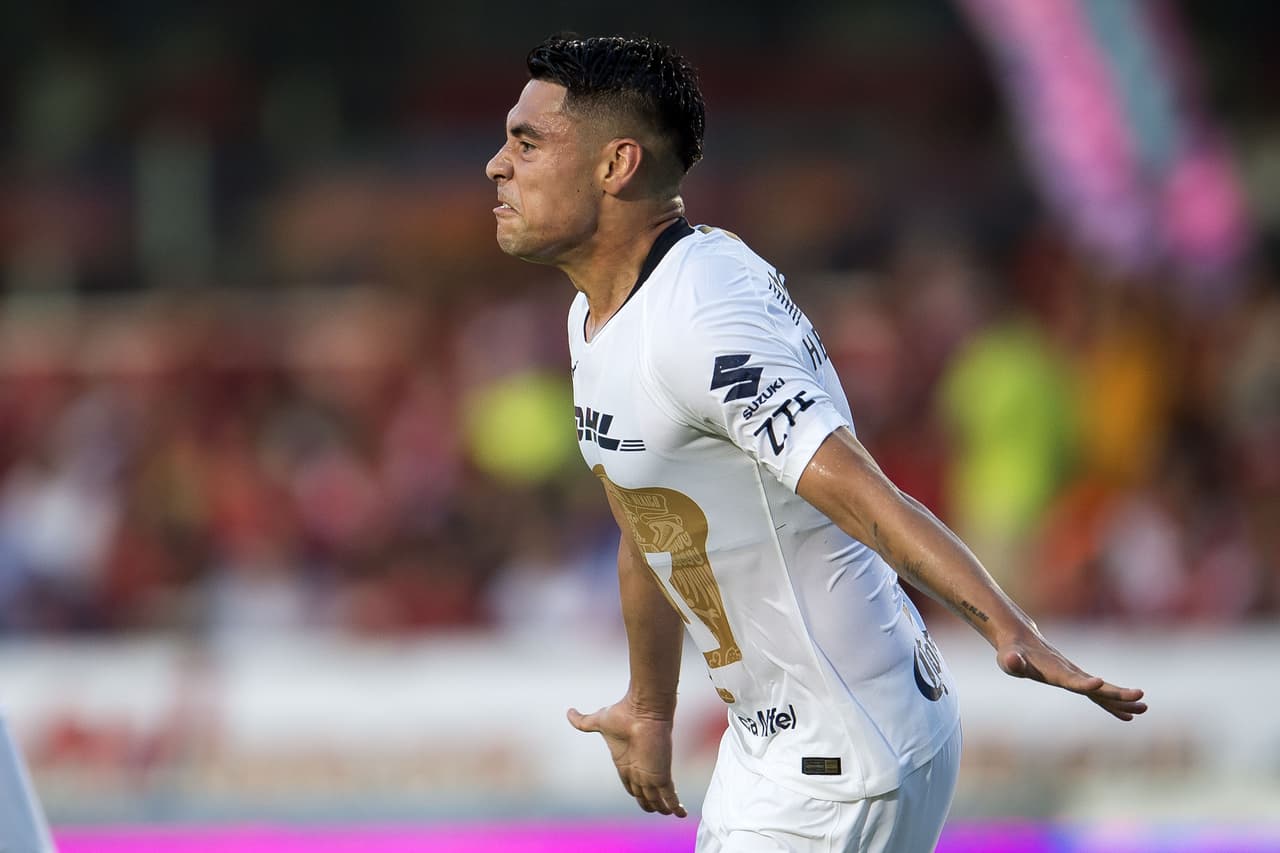 <b>Lo mejor:</b> Pumas ilusiona a la afición universitaria con sus nuevos refuerzos, Carlos González y Felipe Mora, que marcaron para darle la victoria en el Puerto de Veracruz.