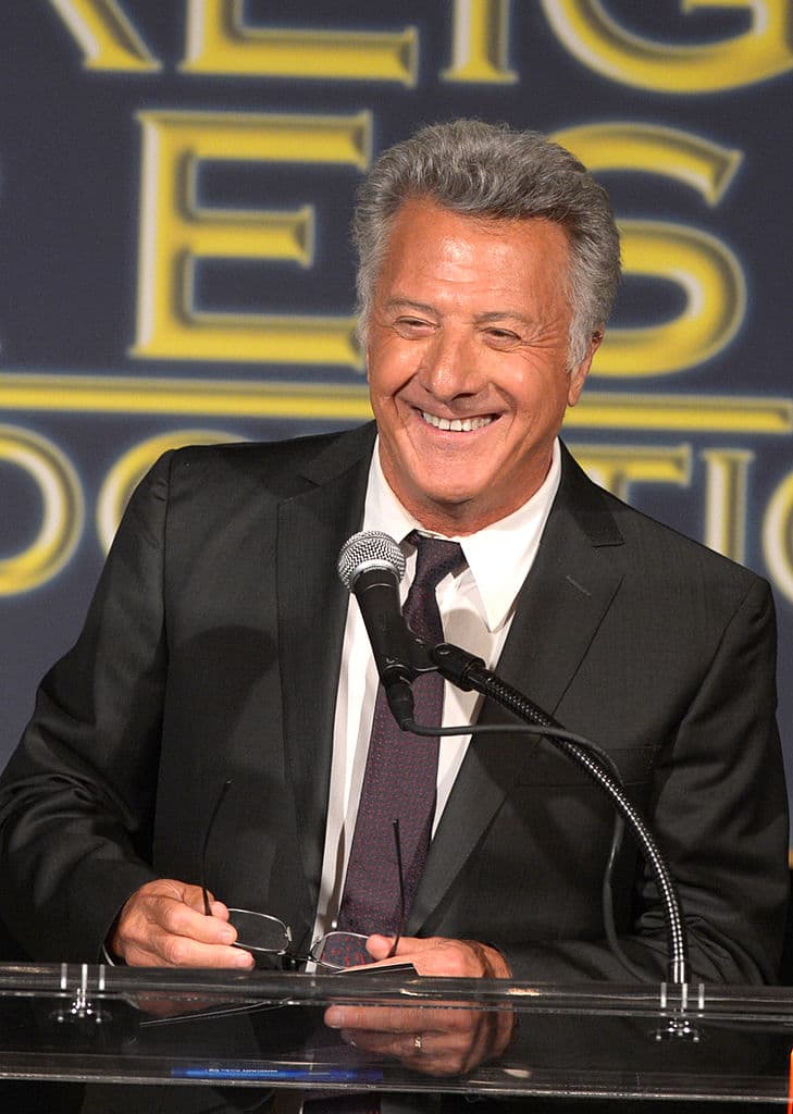 Little Big Man (1970) - En una residencia de ancianos, un historiador conoce a Jack, un anciano centenario, un verdadero indio, que dice ser el único superviviente blanco de "la última batalla de Custer".
<br>