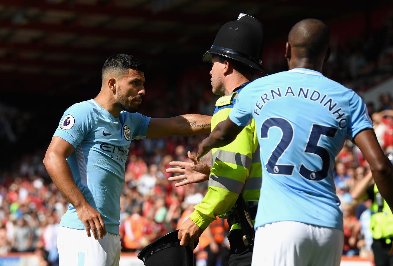 Fernandinho intentó interceder para evitar que se precipitara la situación entre el jugador y las autoridades.