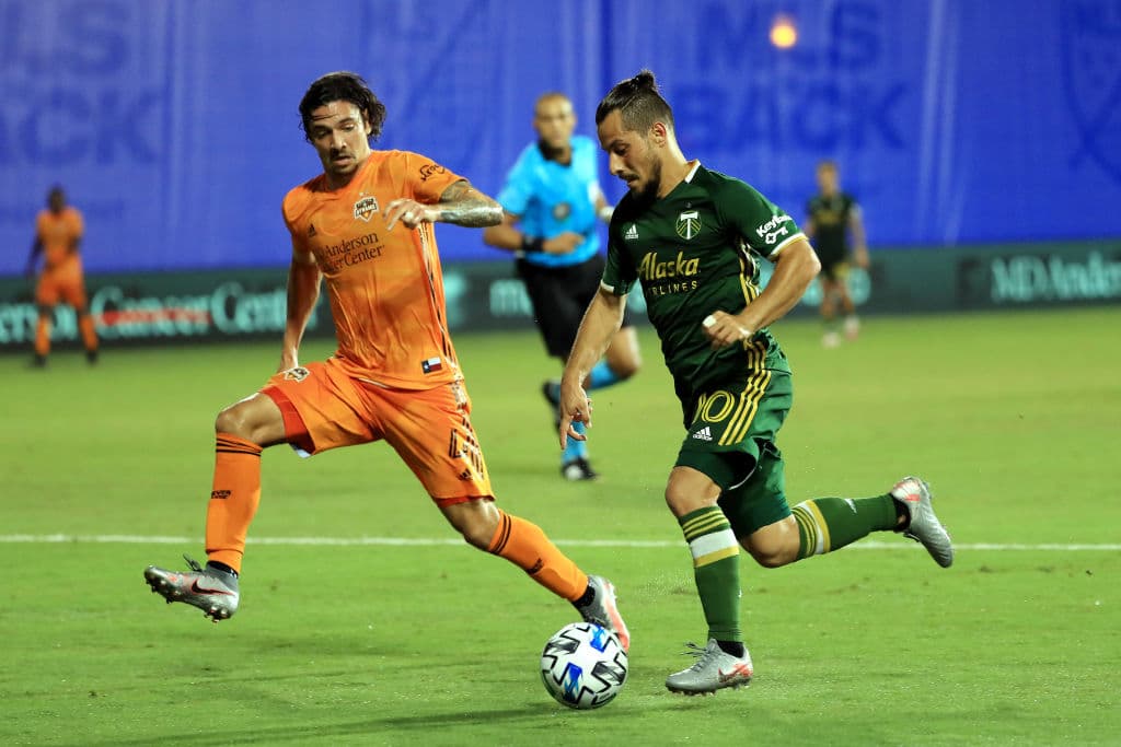 La posesión al medio tiempo era pareja entre ambos equipos.