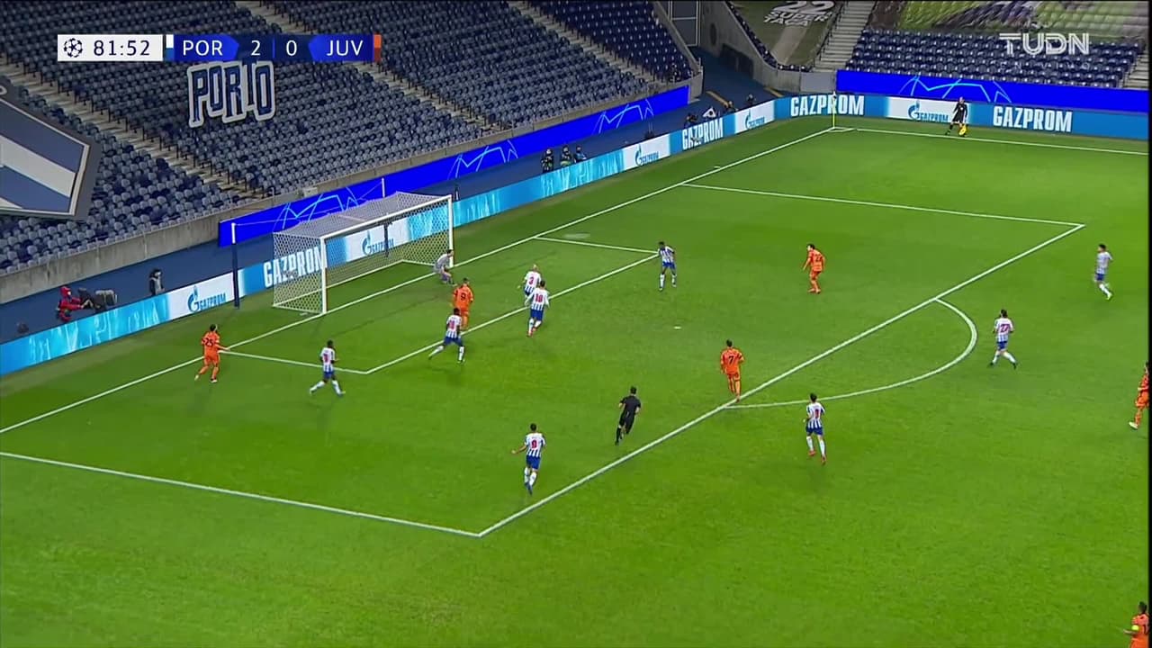 ¡GOL!  anota para Juventus. Federico Chiesa