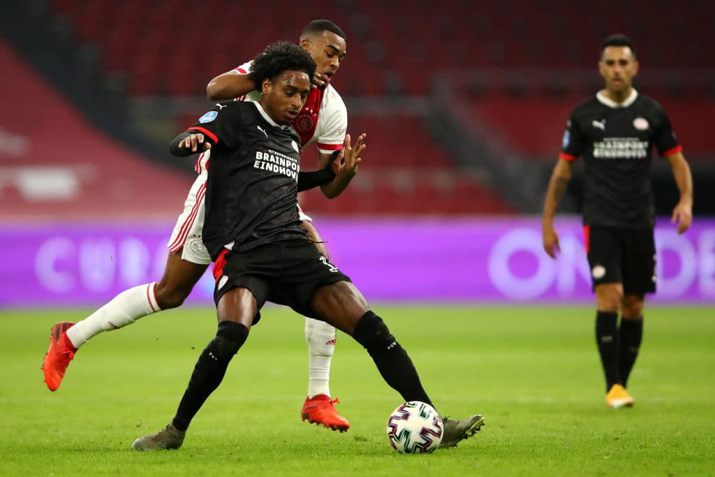 El Ajax, con doblete de Sébastien Haller, dejó en cuartos de final al PSV Eindhoven y pasa a la Semifinal de la Copa de Holanda. El mexicano Edson Álvarez fue titular durante todo el encuentro, mientras que el 'Guti' Galaviz, no tuvo minutos en cancha.