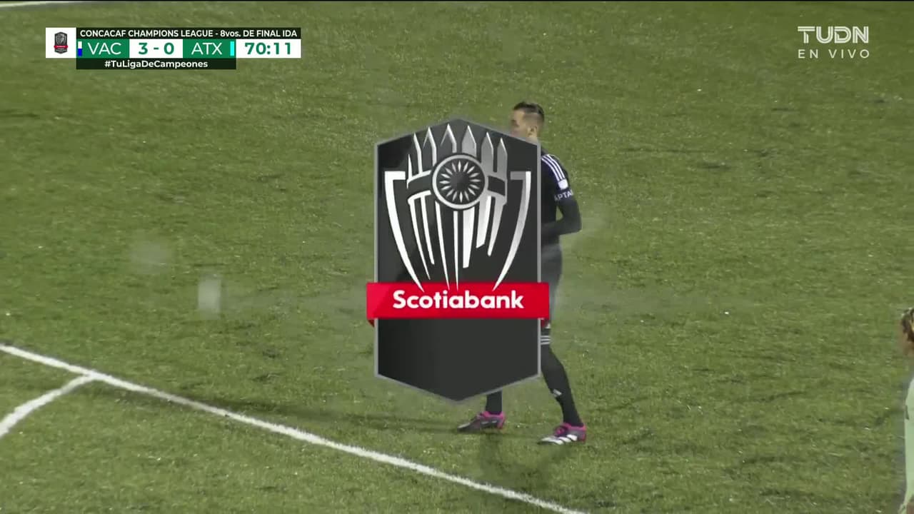 ¡TIRO ATAJADO! disparo por Steeven Saba.