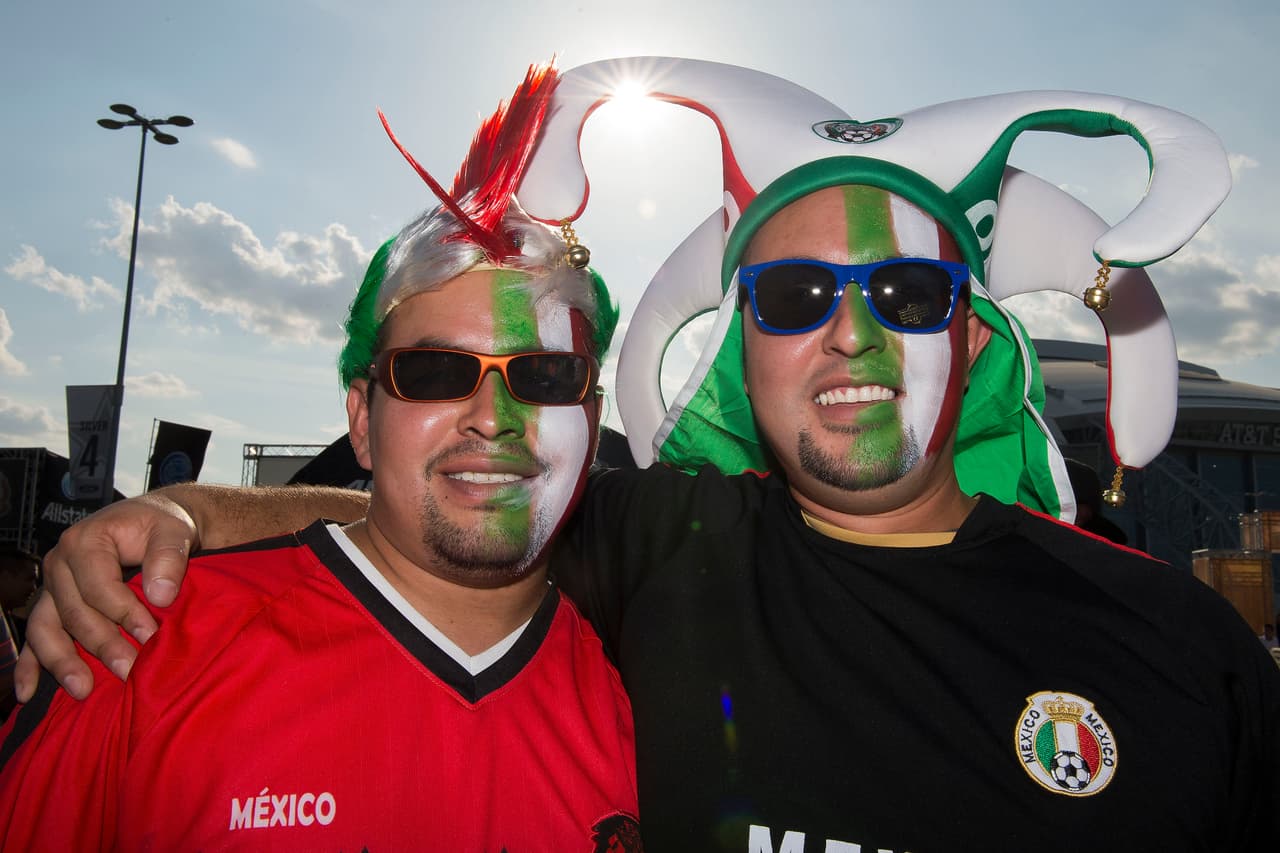 Aficionados argentinos y mexicanos se dieron cita en Dallas para el enfrentamiento de sus equipos