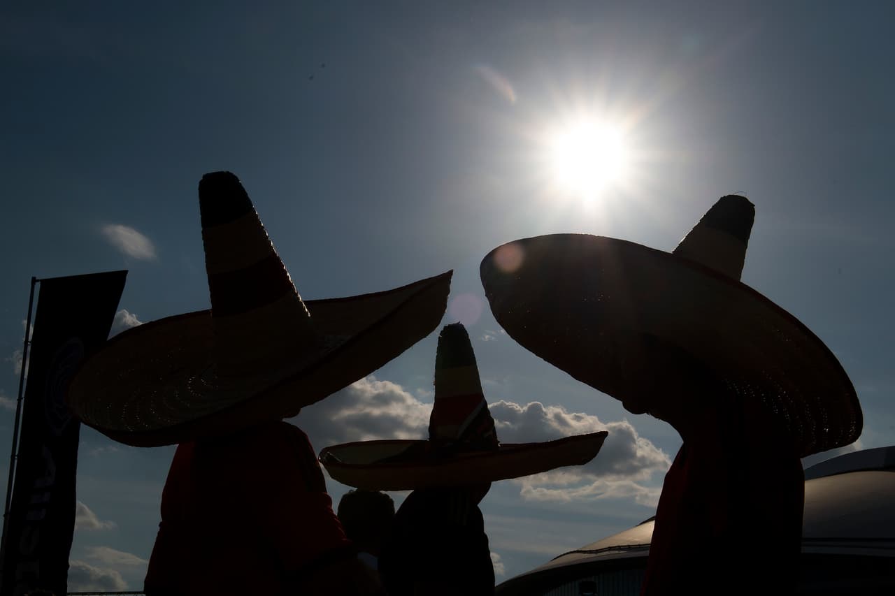 Aficionados argentinos y mexicanos se dieron cita en Dallas para el enfrentamiento de sus equipos