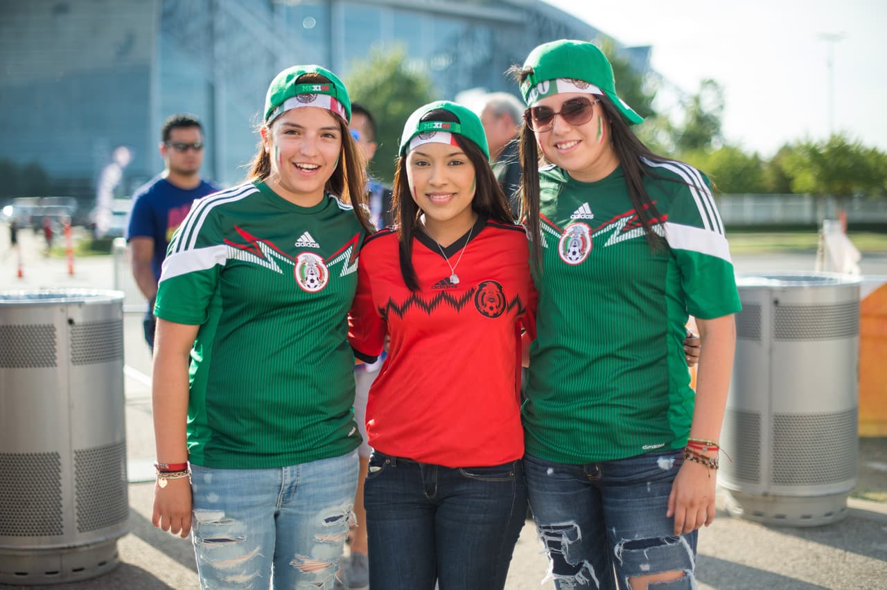 Aficionados argentinos y mexicanos se dieron cita en Dallas para el enfrentamiento de sus equipos