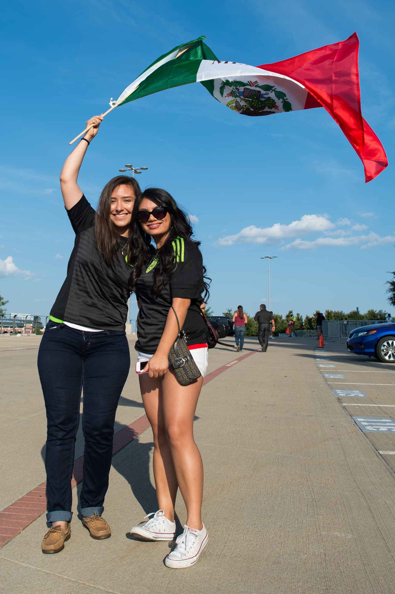 Aficionados argentinos y mexicanos se dieron cita en Dallas para el enfrentamiento de sus equipos