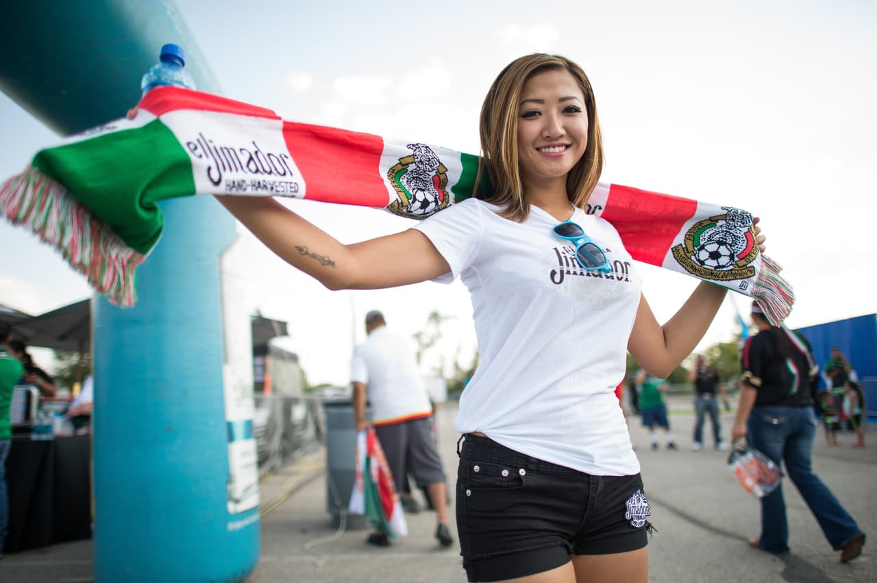 Aficionados argentinos y mexicanos se dieron cita en Dallas para el enfrentamiento de sus equipos