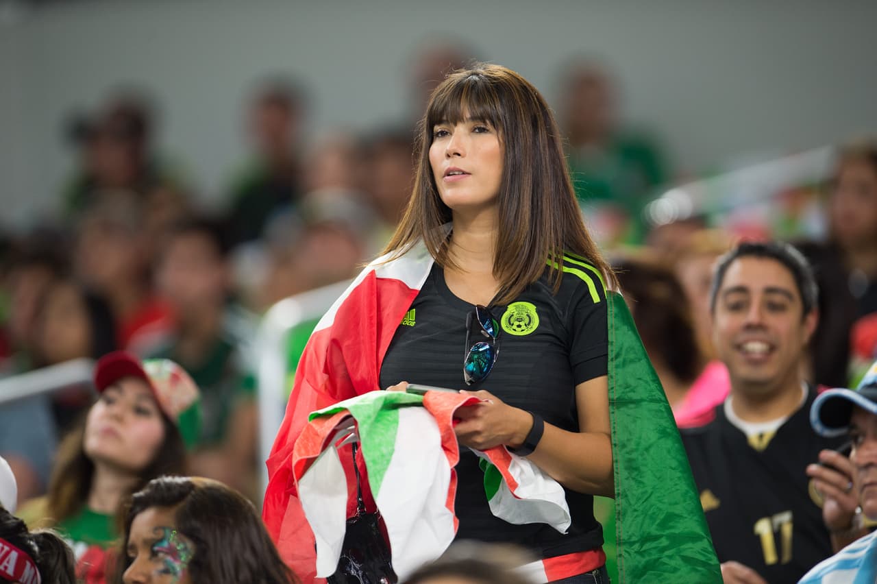 Aficionados argentinos y mexicanos se dieron cita en Dallas para el enfrentamiento de sus equipos