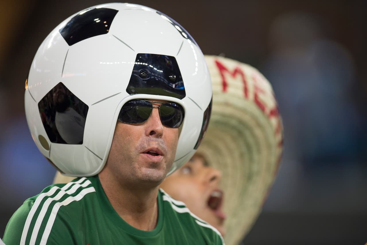 Aficionados argentinos y mexicanos se dieron cita en Dallas para el enfrentamiento de sus equipos