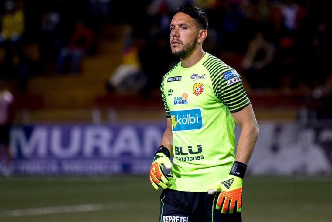 Leonel Moreira: Arquero costarricense de 28 años, llega al Pachuca proveniente del Herediano.
