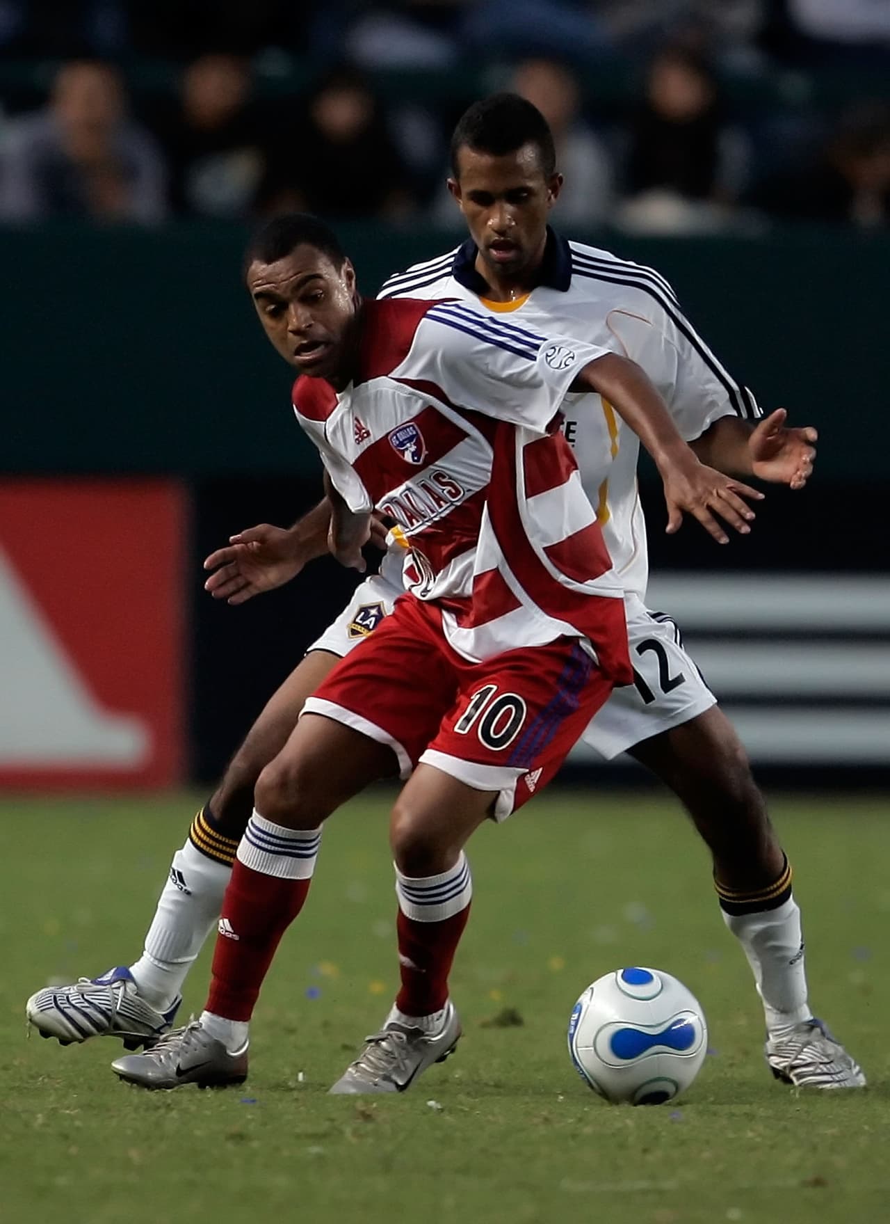 Denilson solamente anotaría un gol de penal con FC Dallas y, a pesar de su alto salario como Jugador Franquicia, sería relegado para jugar la final de la Copa Abierta.