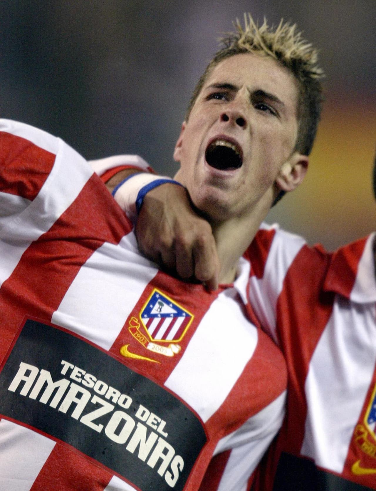 Como la cartelera cambiaba casi cada jornada, las camisetas del Atlético de Madrid eran vendidas sin publicidad.