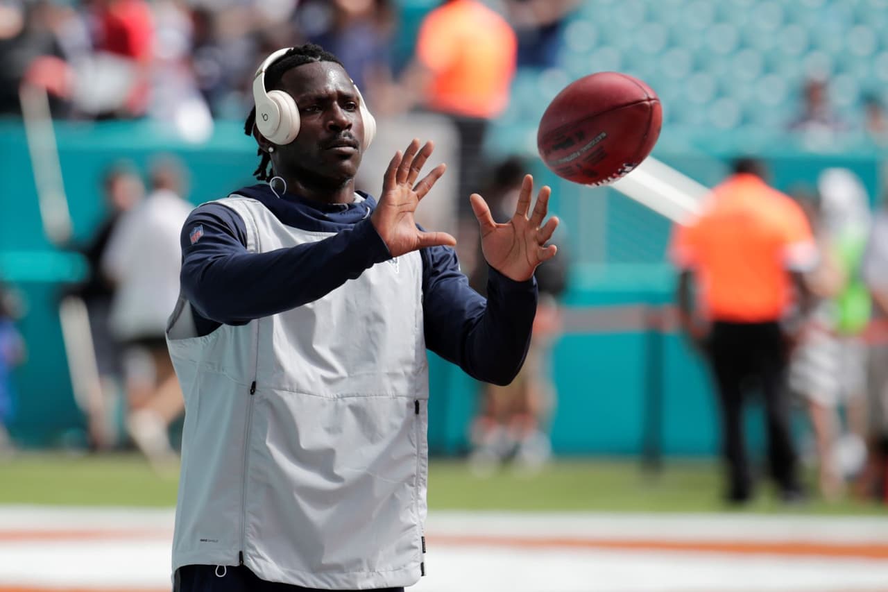 ¡Desesperado! Antonio Brown postea foto con uniforme de Ravens